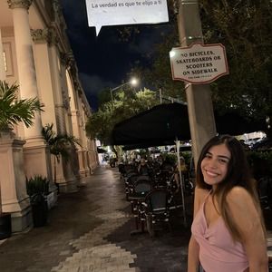 Meet your Posher, Daniela